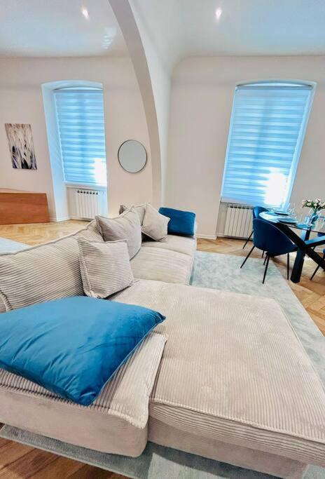 Ivi - Boutique Home ตรีเอสเต ภายนอก รูปภาพ